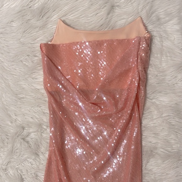 SEQUIN LAYERED STRAPLESS DRAPE MIDI DRESS IN PEACH - Picture 5 of 5